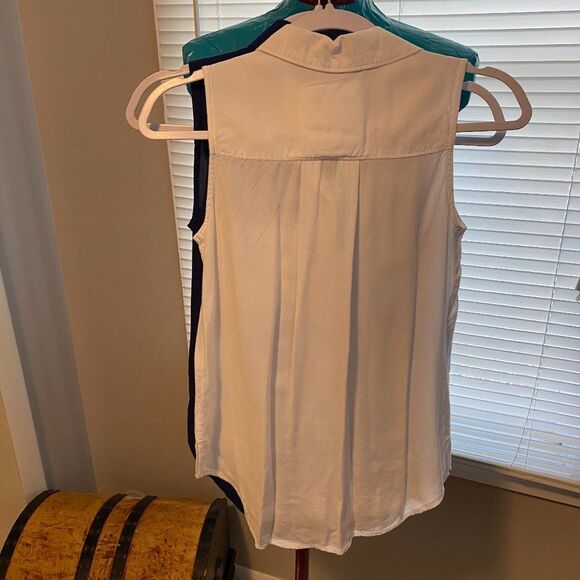 SO Perfect Shirt Button Down Sleeveless Bundle of 2 Rayon Womens Shirt Size XS - Picture 6 of 10